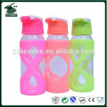 Custom-made high quality unbreakable transparent glass water bottle with silicone sleeve insulated